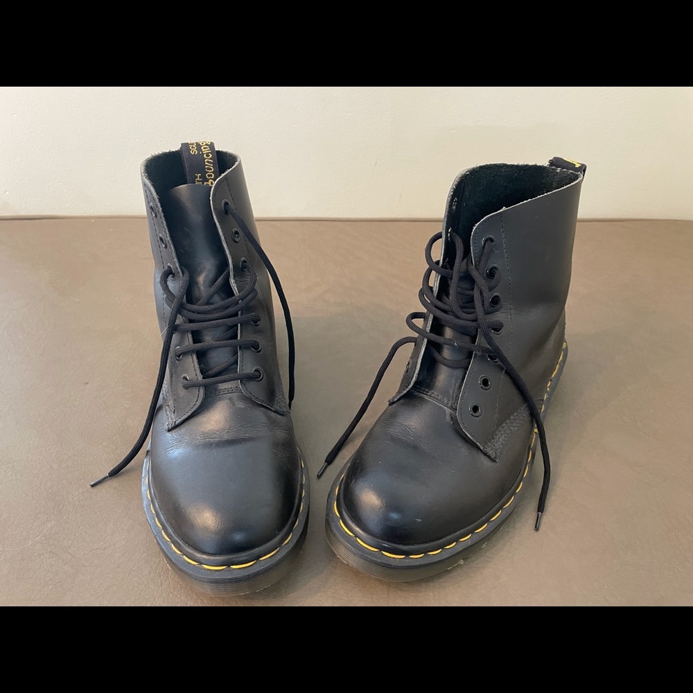 Dr Martin combat boots